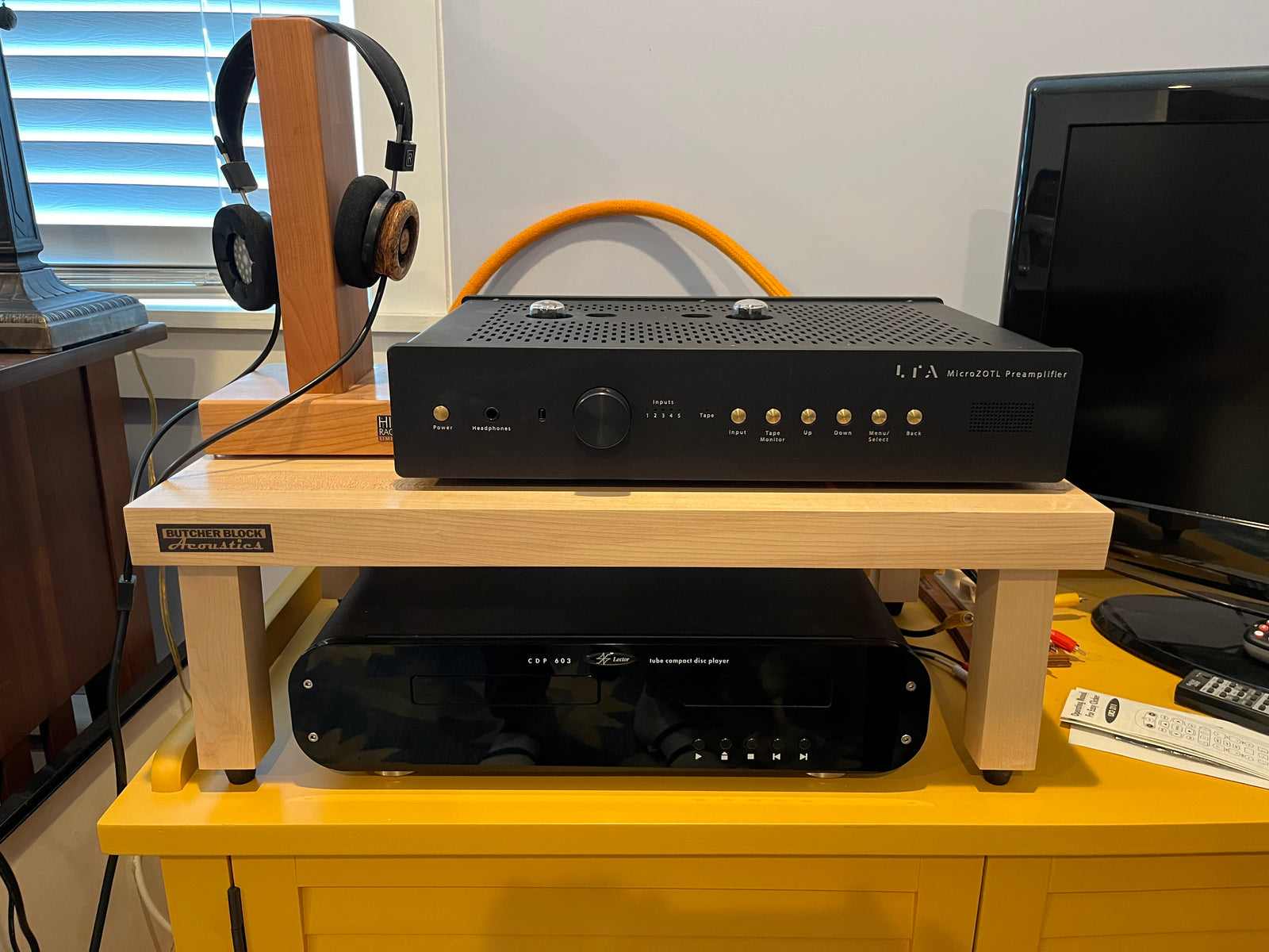 PLATFORM LEGS / RISERS - SOLID HARDWOOD - 1½" x 1½" - W/ VISCOELASTIC DAMPING PAD (SET OF 4) Platform Legs / Risers - Solid Hardwood - 1½" x 1½" - w/ Viscoelastic Damping Pad (Set of 4)