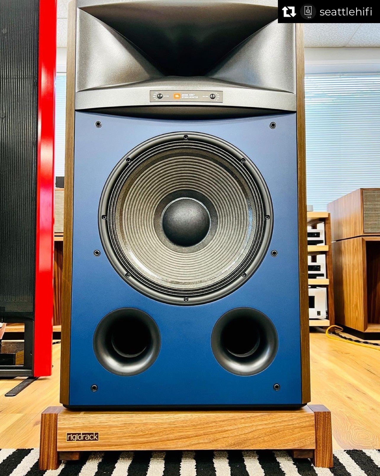 rigidrack® Amp Stands / Speaker Stands - 3" Thick Solid Walnut Platforms - 1½" Walnut Legs