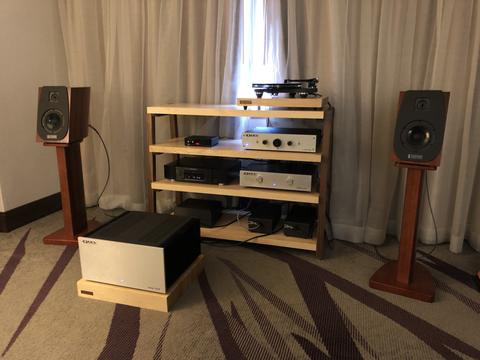 rigidrack® - 4 Shelf Rack - 1½" Thick Solid Maple Shelves - 1½" Walnut Legs - Standard Shelf Spacing